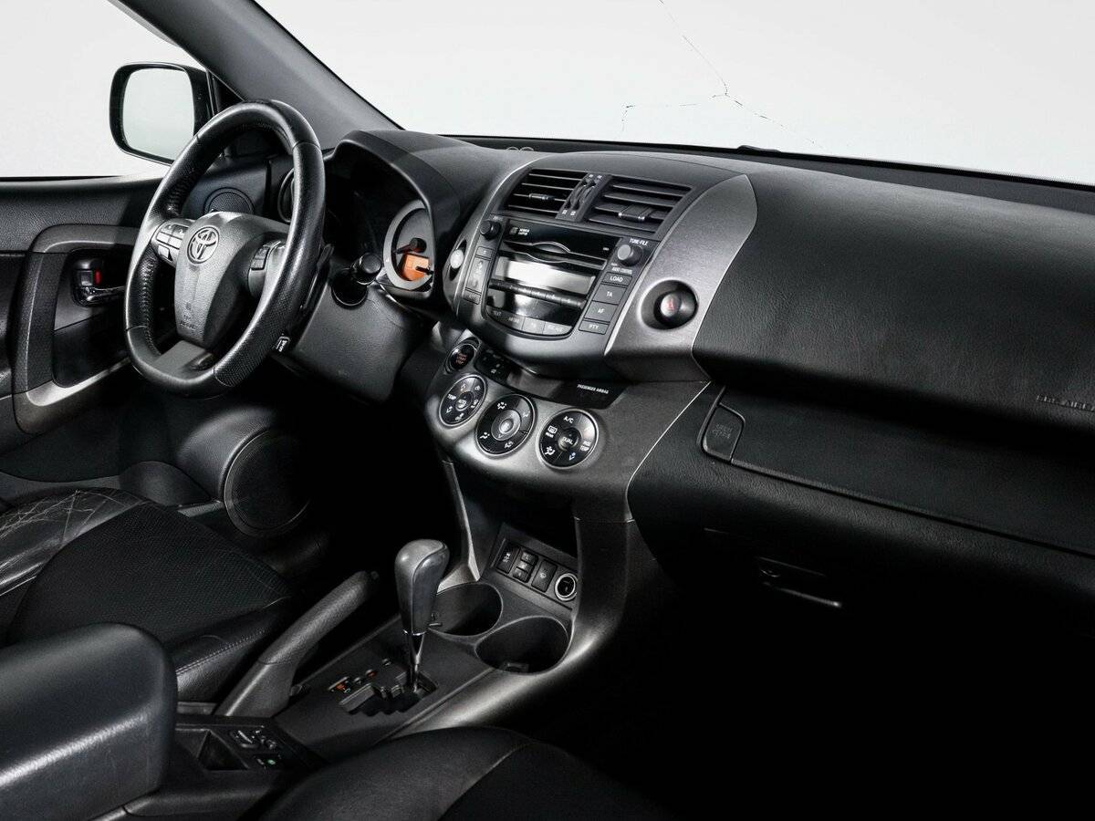 Toyota RAV4 с пробегом — 2010 год. Фото: #8