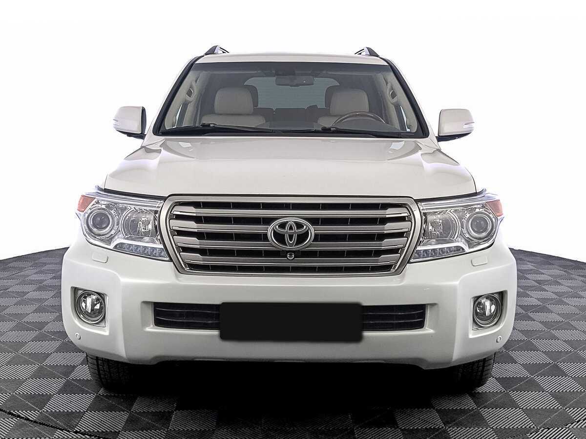 Toyota Land Cruiser с пробегом — 2014 год. Фото: #1