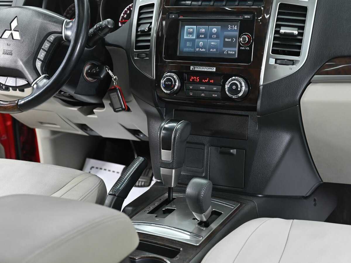 Mitsubishi Pajero с пробегом — 2018 год. Фото: #8