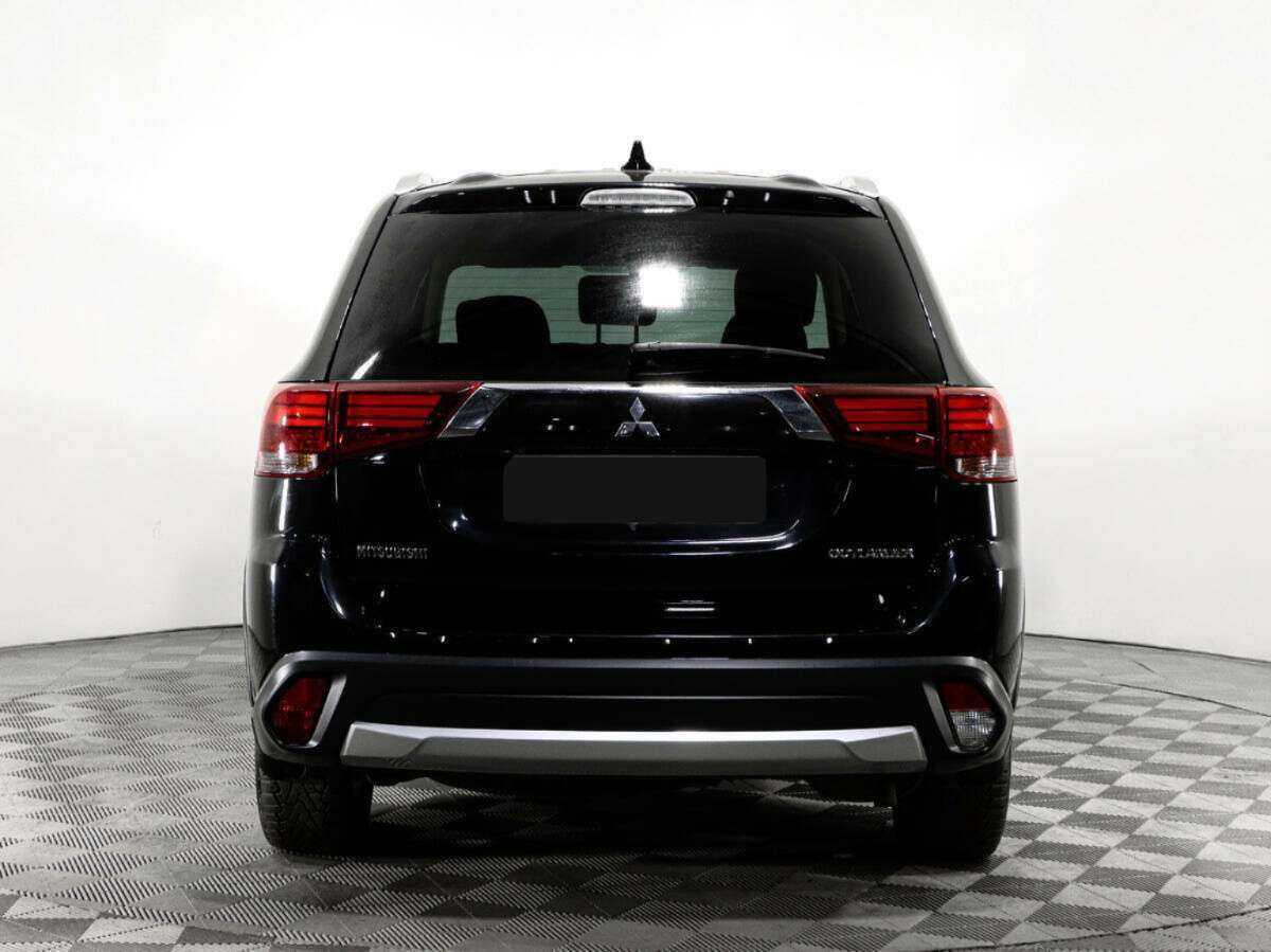Mitsubishi Outlander с пробегом — 2018 год. Фото: #4