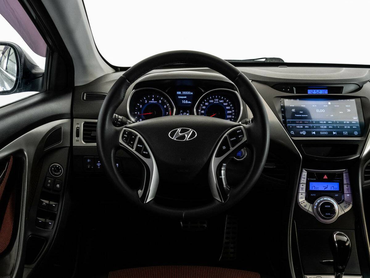 Hyundai Elantra с пробегом — 2011 год. Фото: #8