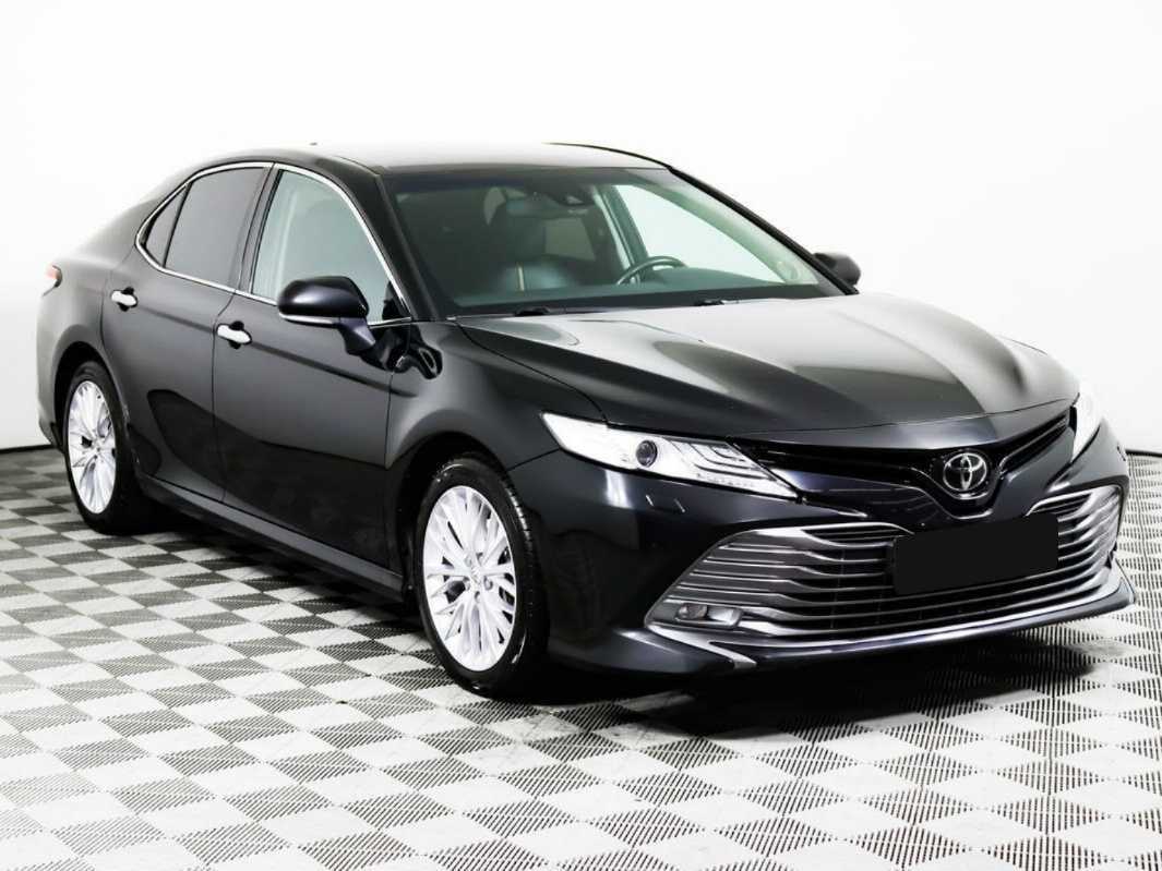 Toyota Camry с пробегом — 2018 год. Фото: #2