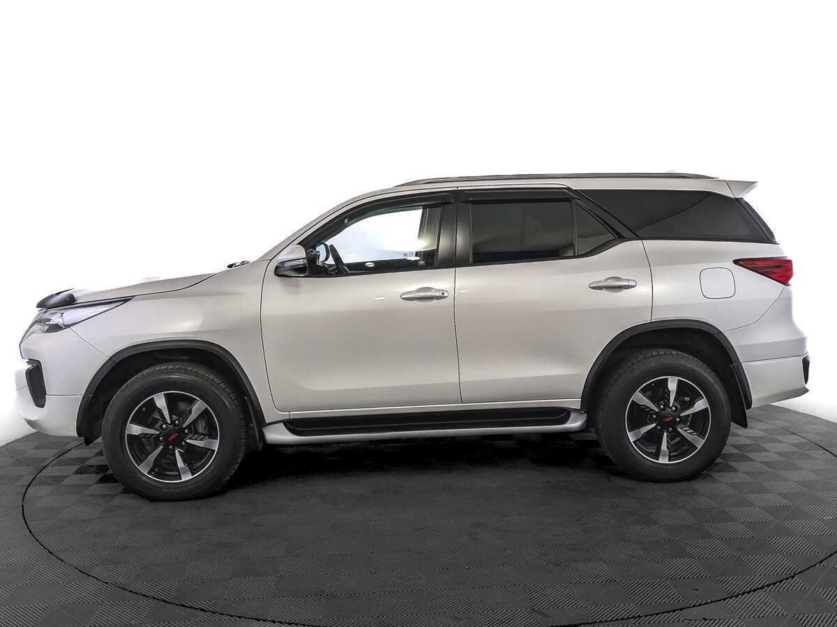 Toyota Fortuner с пробегом — 2019 год. Фото: #7