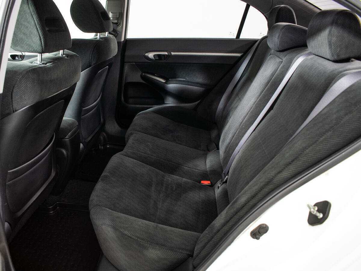 Honda Civic с пробегом — 2011 год. Фото: #9