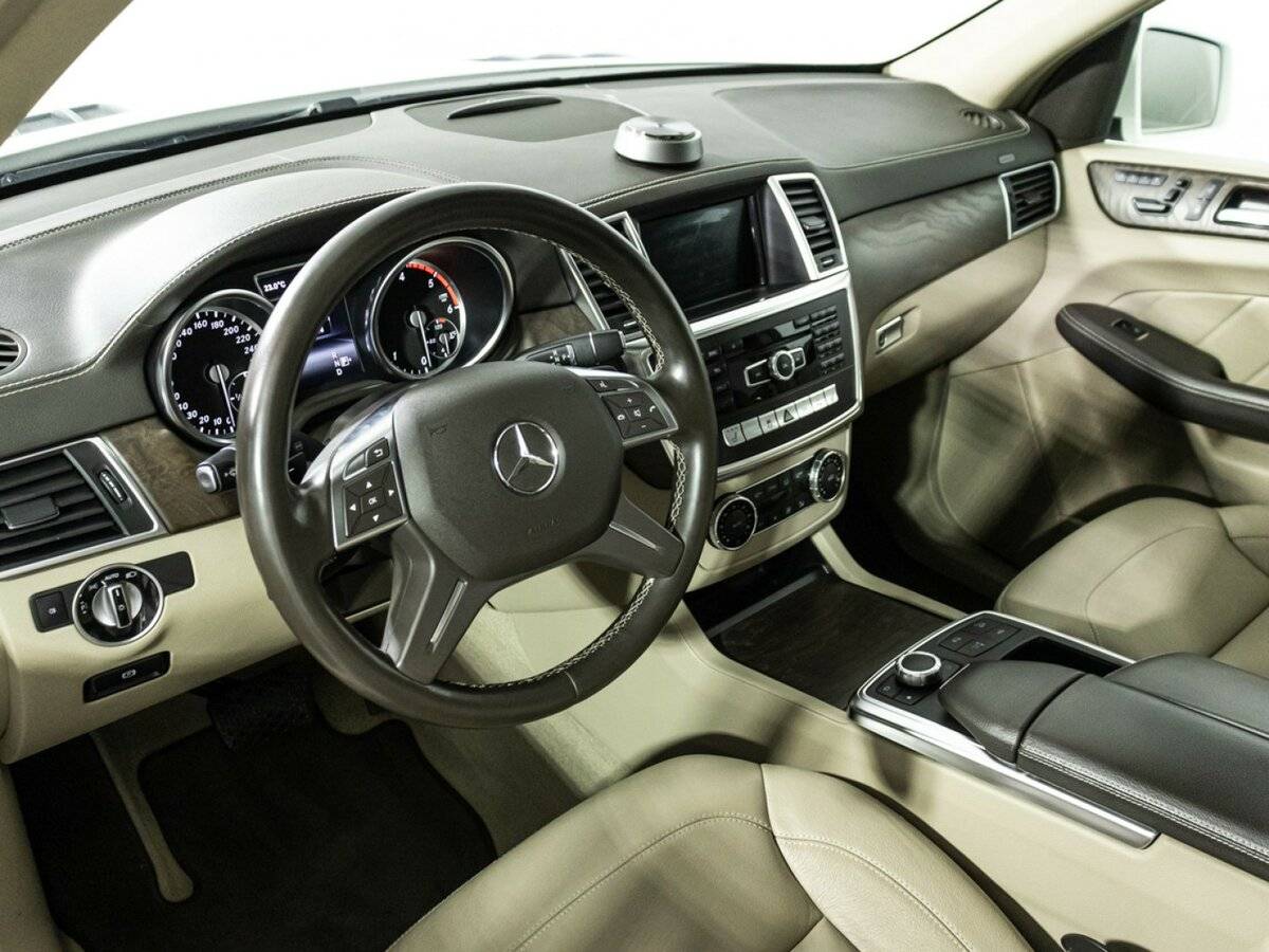 Mercedes-Benz GL-Класс с пробегом — 2015 год. Фото: #8