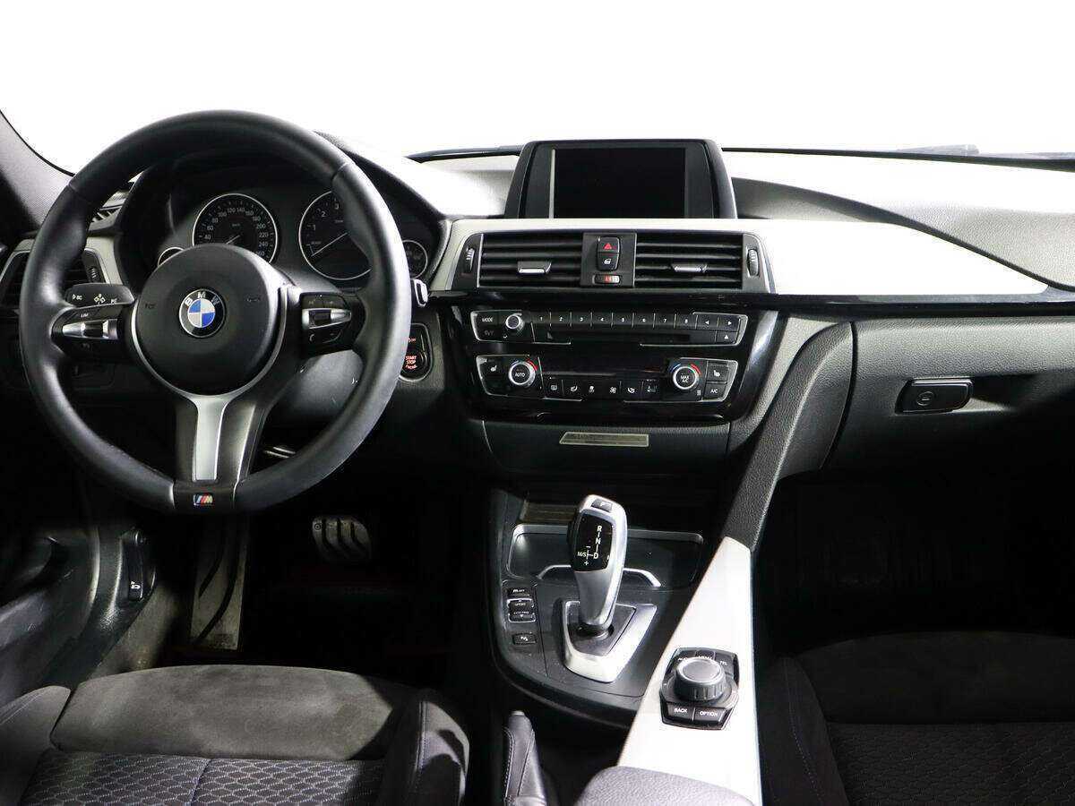 BMW 3 серии с пробегом — 2016 год. Фото: #11