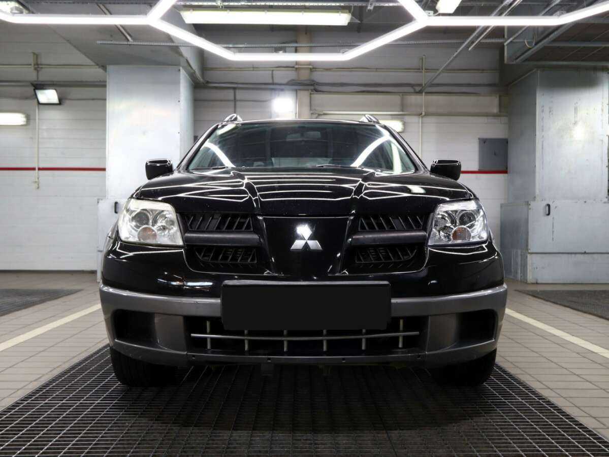 Mitsubishi Outlander с пробегом — 2005 год. Фото: #2