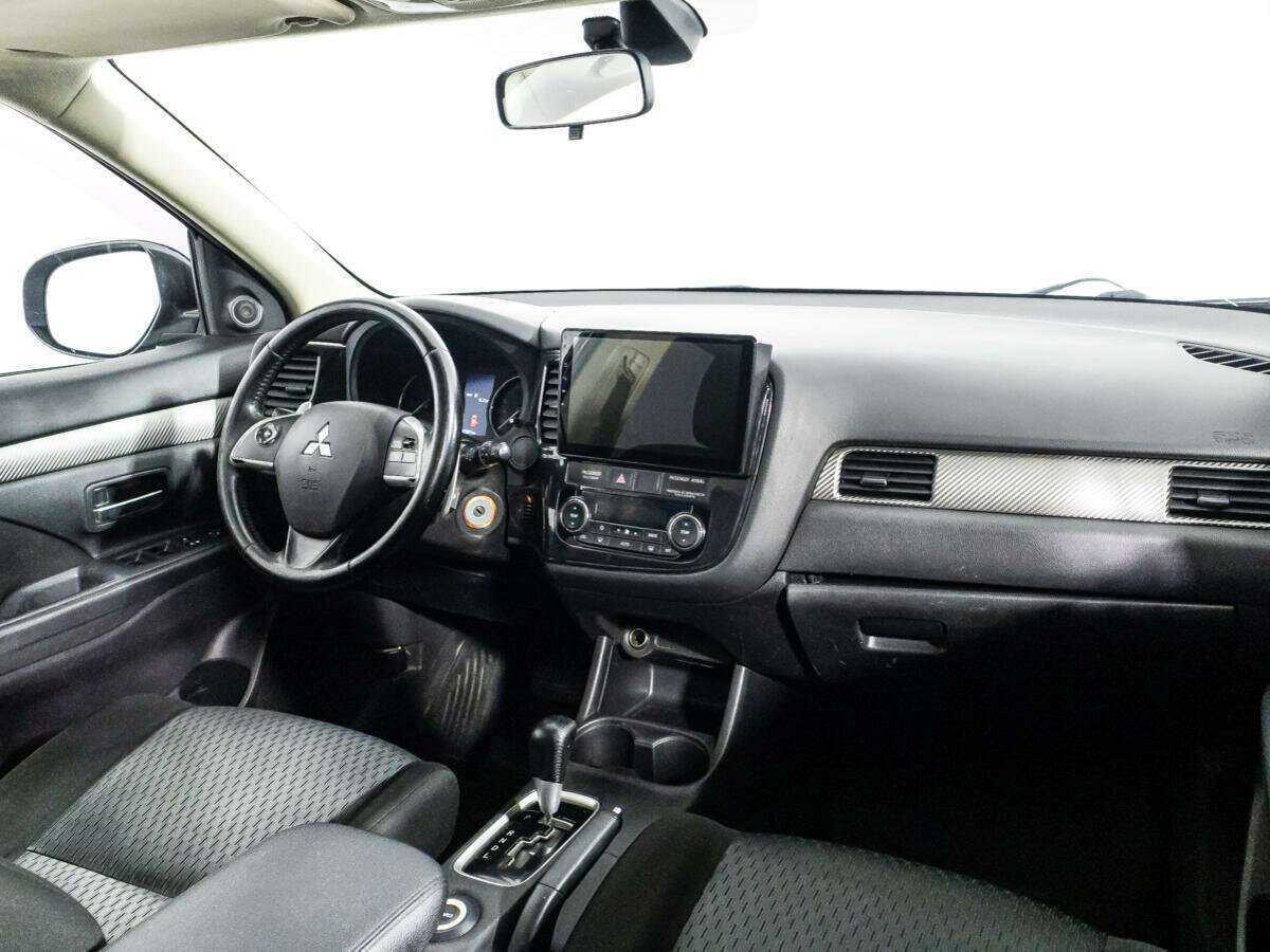 Mitsubishi Outlander с пробегом — 2013 год. Фото: #8