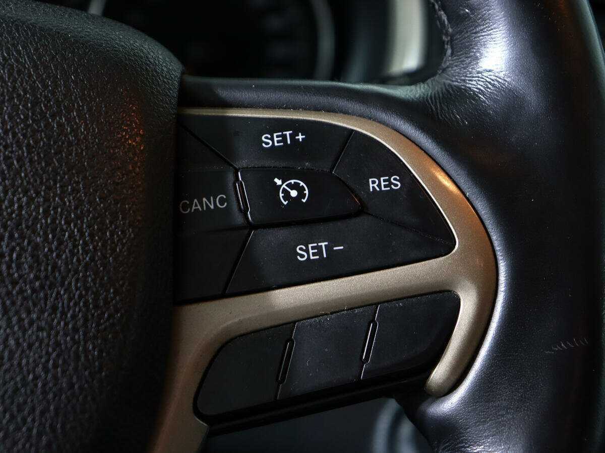 Jeep Cherokee с пробегом — 2014 год. Фото: #14