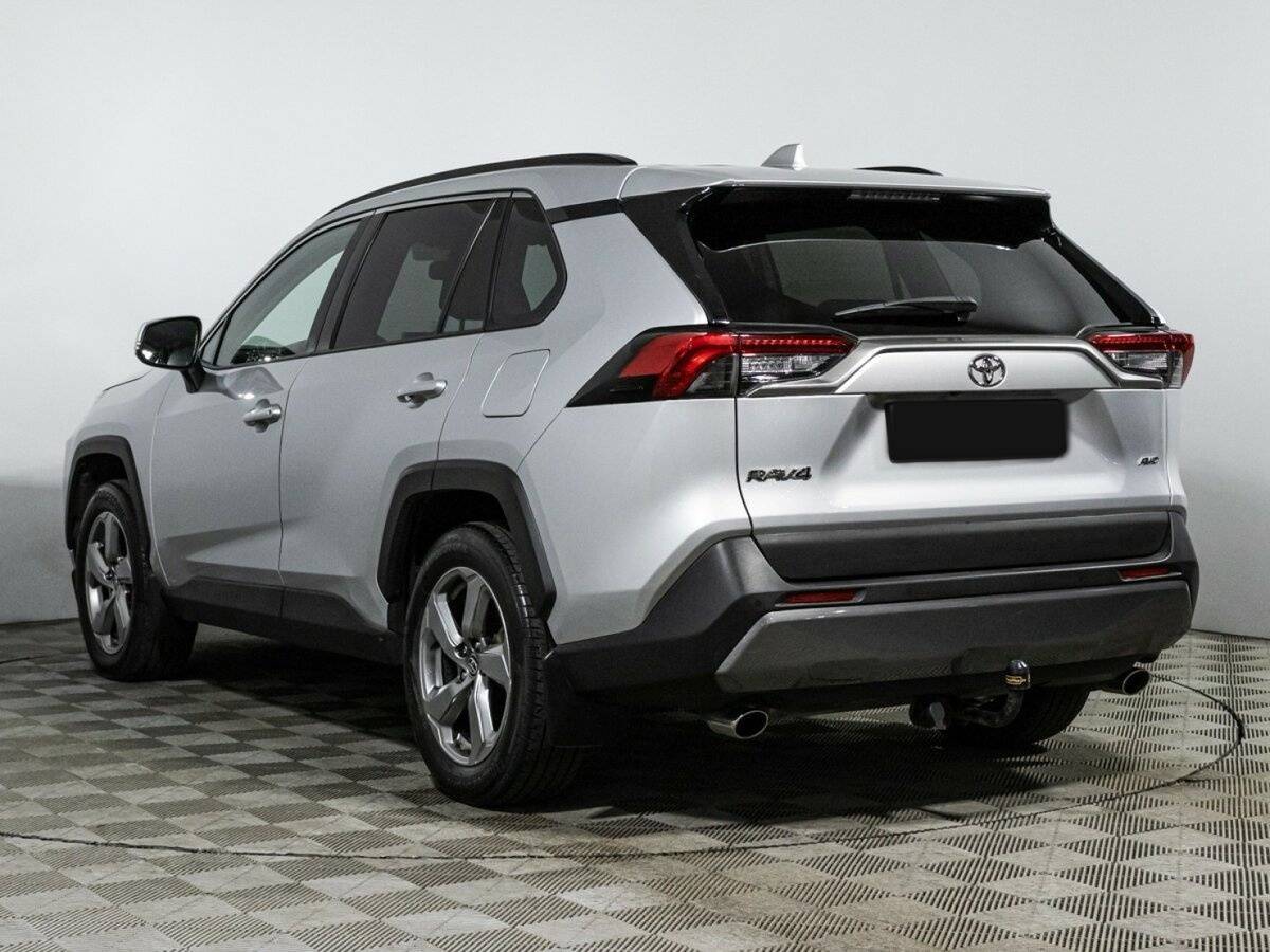 Toyota RAV4 с пробегом — 2020 год. Фото: #6