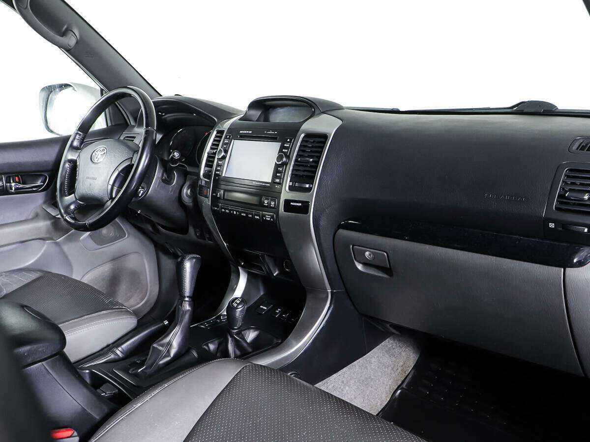 Toyota Land Cruiser Prado с пробегом — 2008 год. Фото: #8