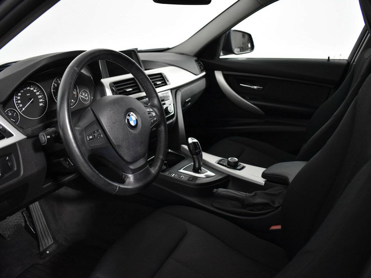 BMW 3 серии с пробегом — 2015 год. Фото: #8