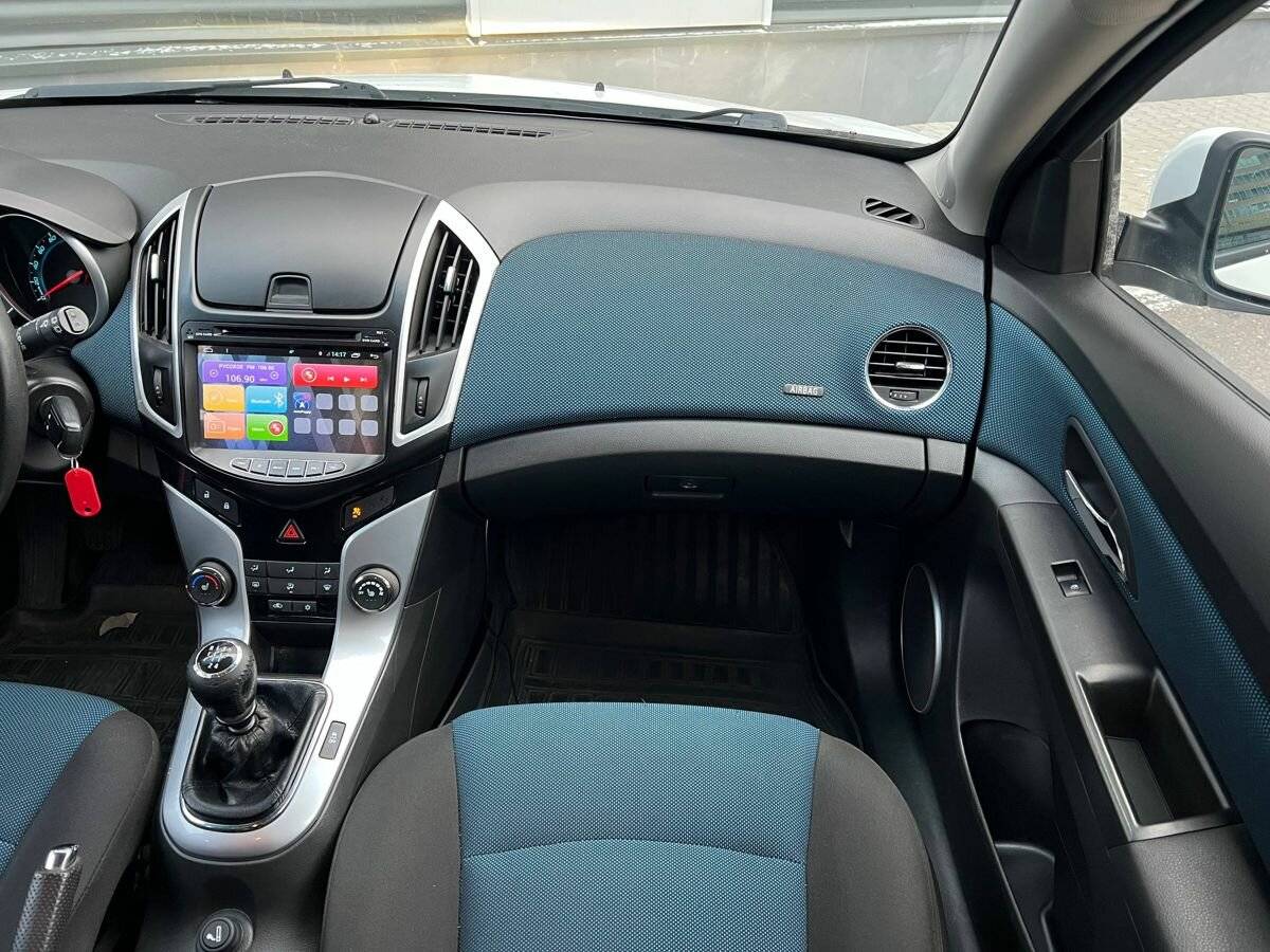 Chevrolet Cruze с пробегом — 2013 год. Фото: #10