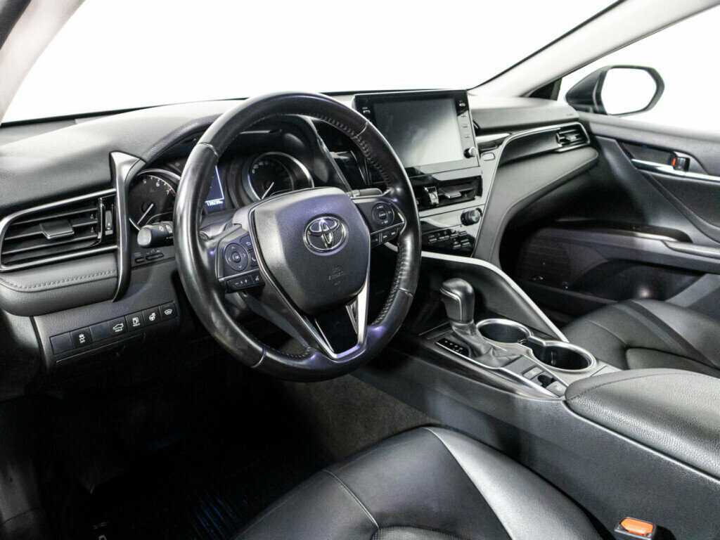 Toyota Camry с пробегом — 2021 год. Фото: #10