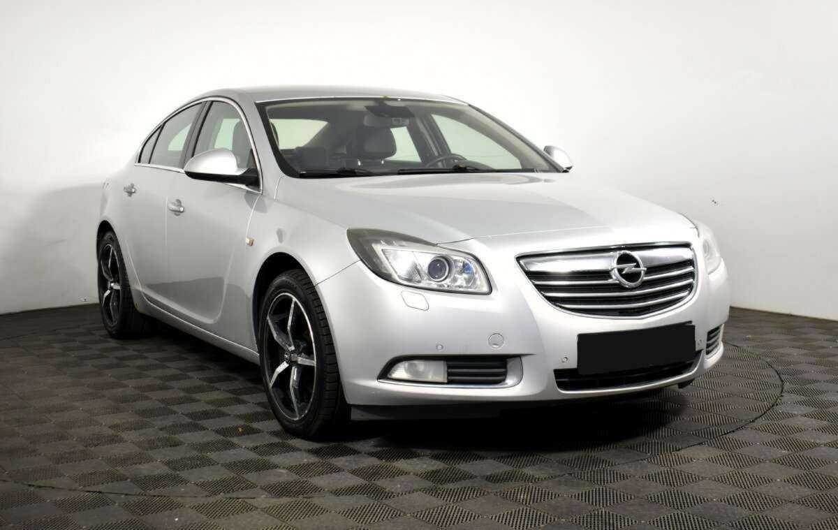 Opel Insignia с пробегом — 2011 год. Фото: #2