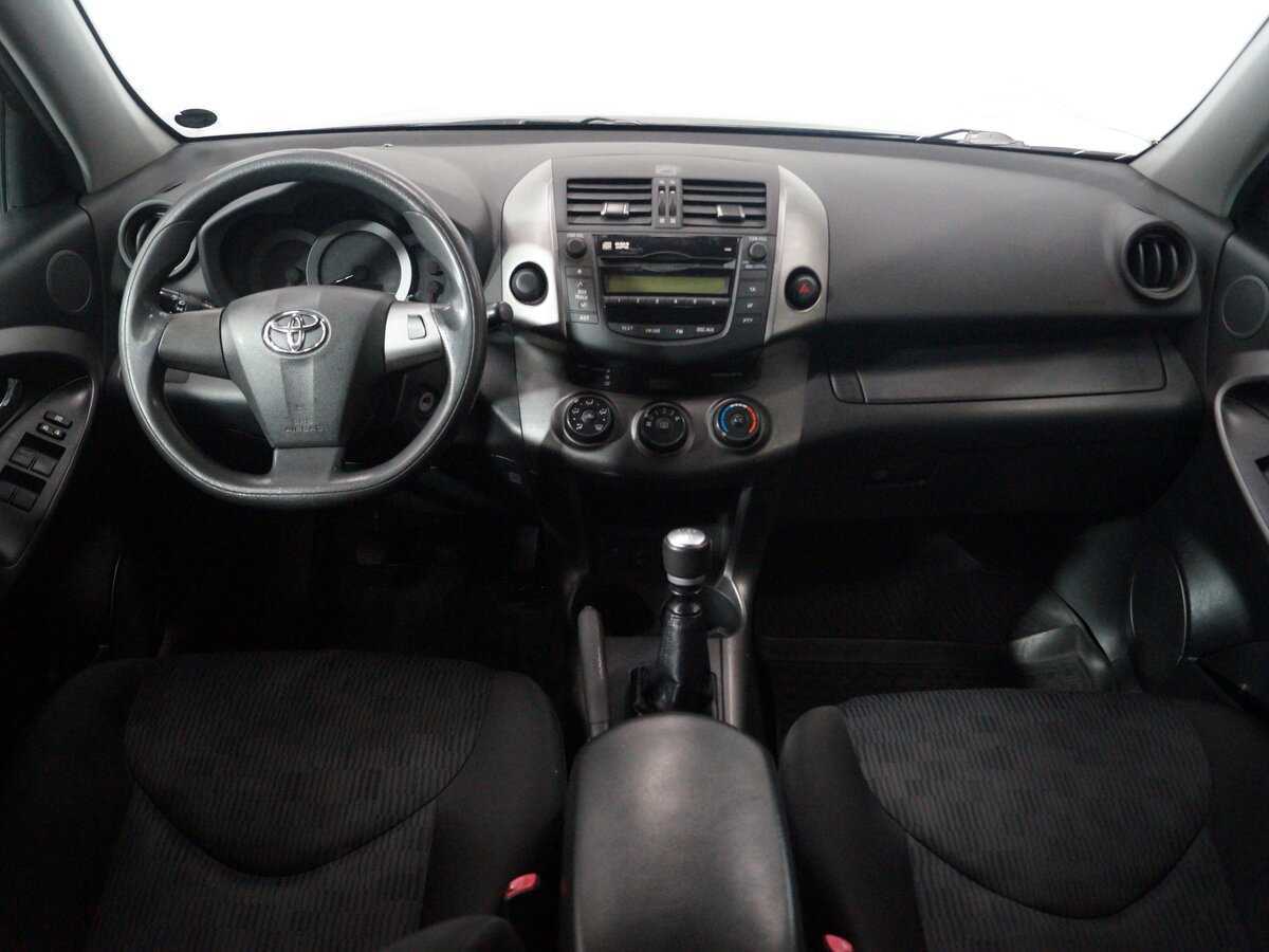 Toyota RAV4 с пробегом — 2011 год. Фото: #4