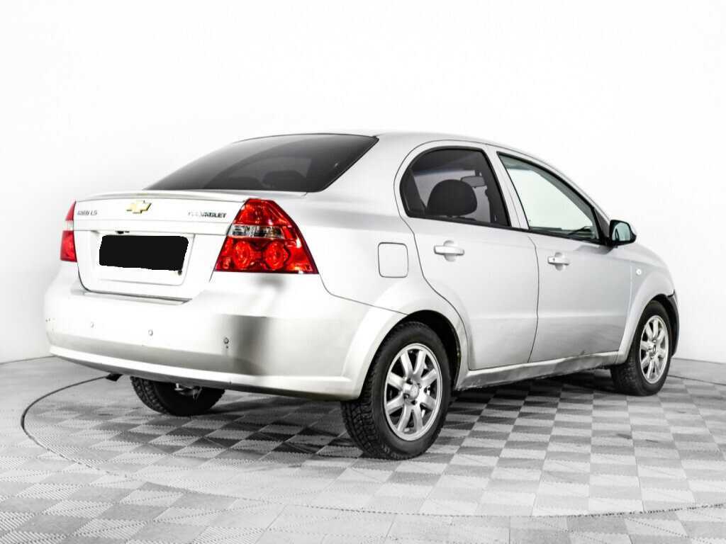 Chevrolet Aveo с пробегом — 2010 год. Фото: #4
