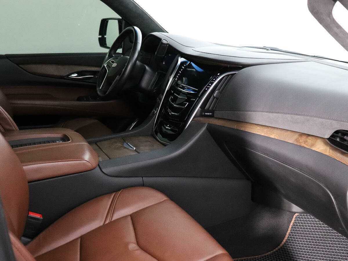 Cadillac Escalade с пробегом — 2019 год. Фото: #8
