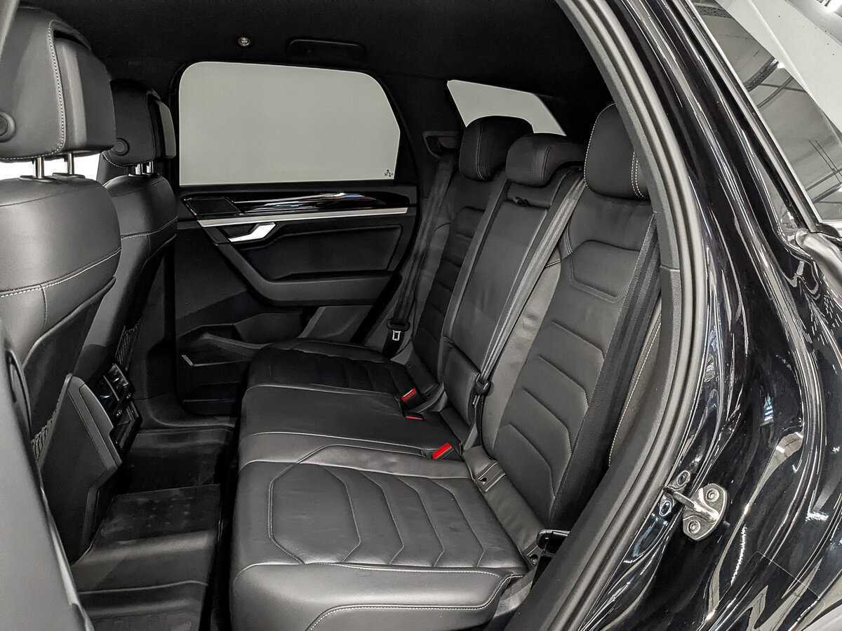 Volkswagen Touareg с пробегом — 2019 год. Фото: #17