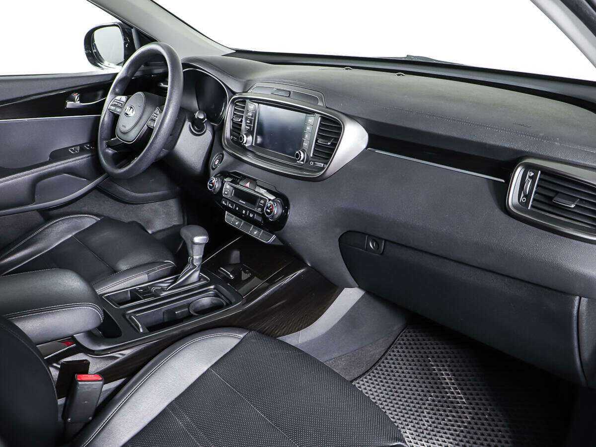 Kia Sorento с пробегом — 2018 год. Фото: #8