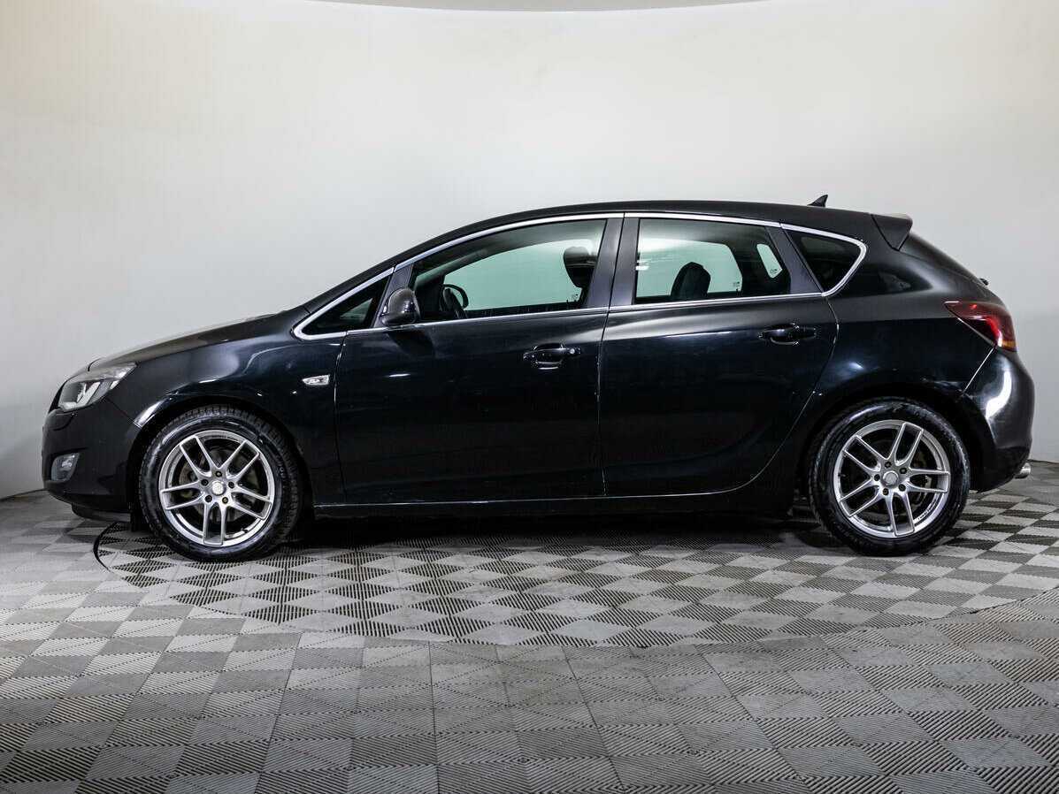 Opel Astra с пробегом — 2011 год. Фото: #7