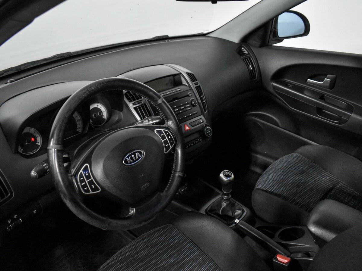 Kia Ceed с пробегом — 2009 год. Фото: #8