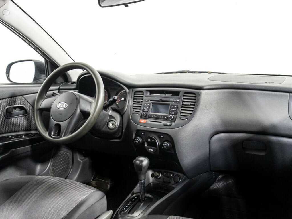Kia Rio с пробегом — 2010 год. Фото: #8