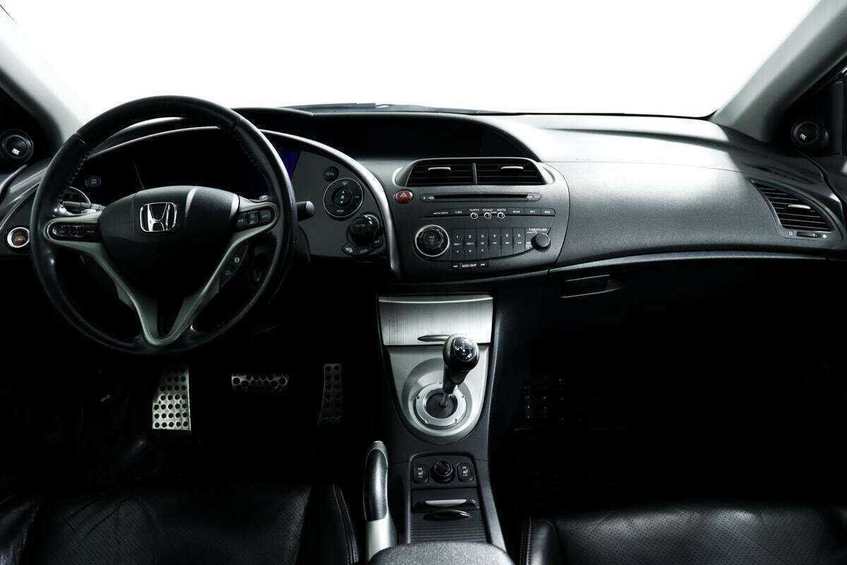Honda Civic с пробегом — 2008 год. Фото: #10