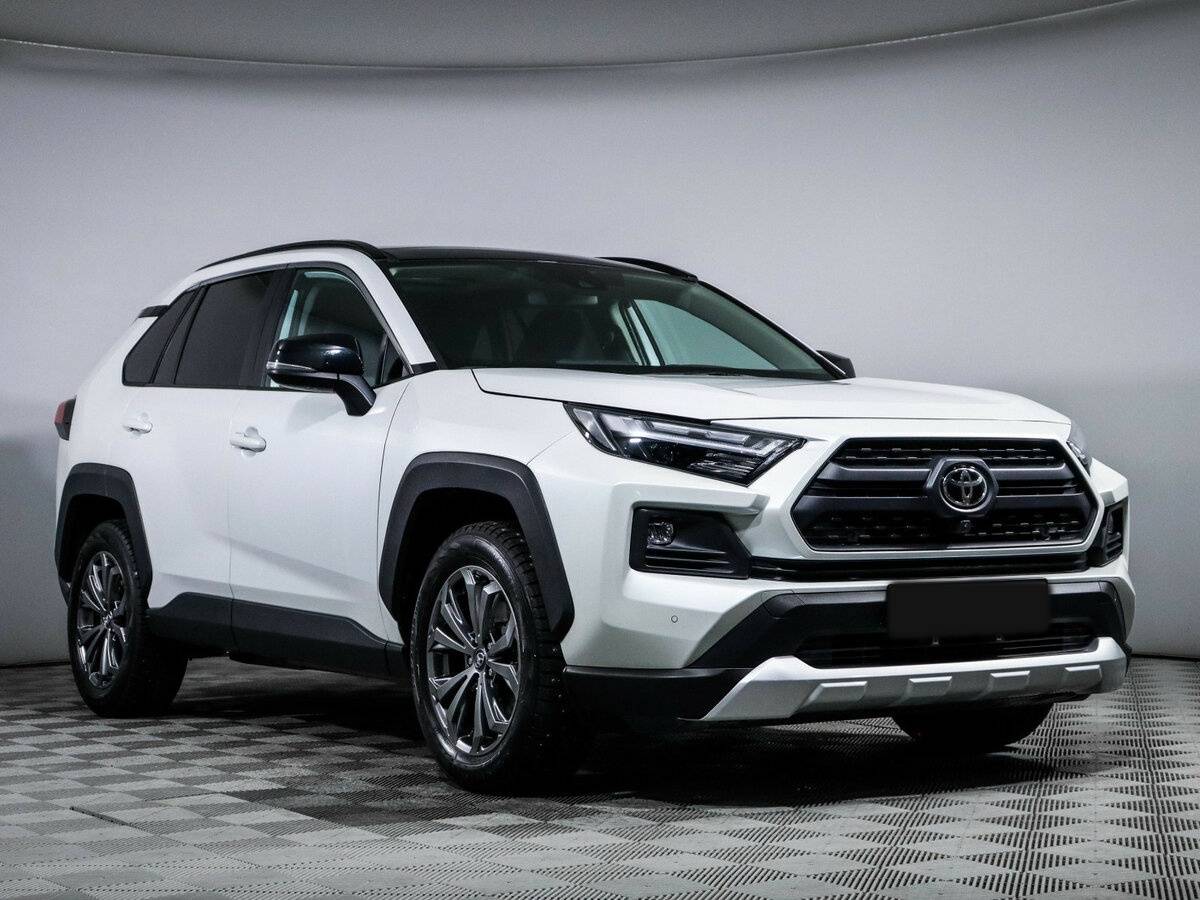 Toyota RAV4 с пробегом — 2024 год. Фото: #2