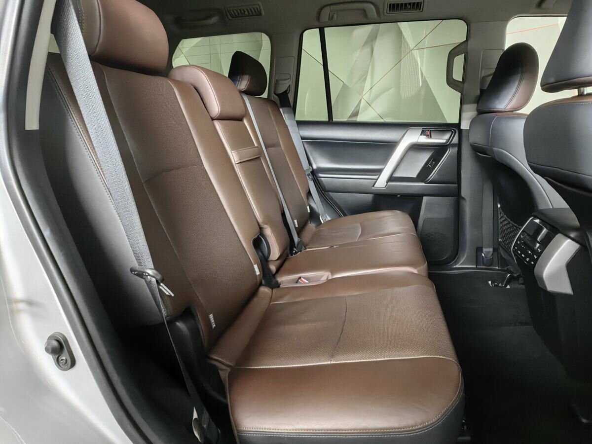 Toyota Land Cruiser Prado с пробегом — 2017 год. Фото: #11