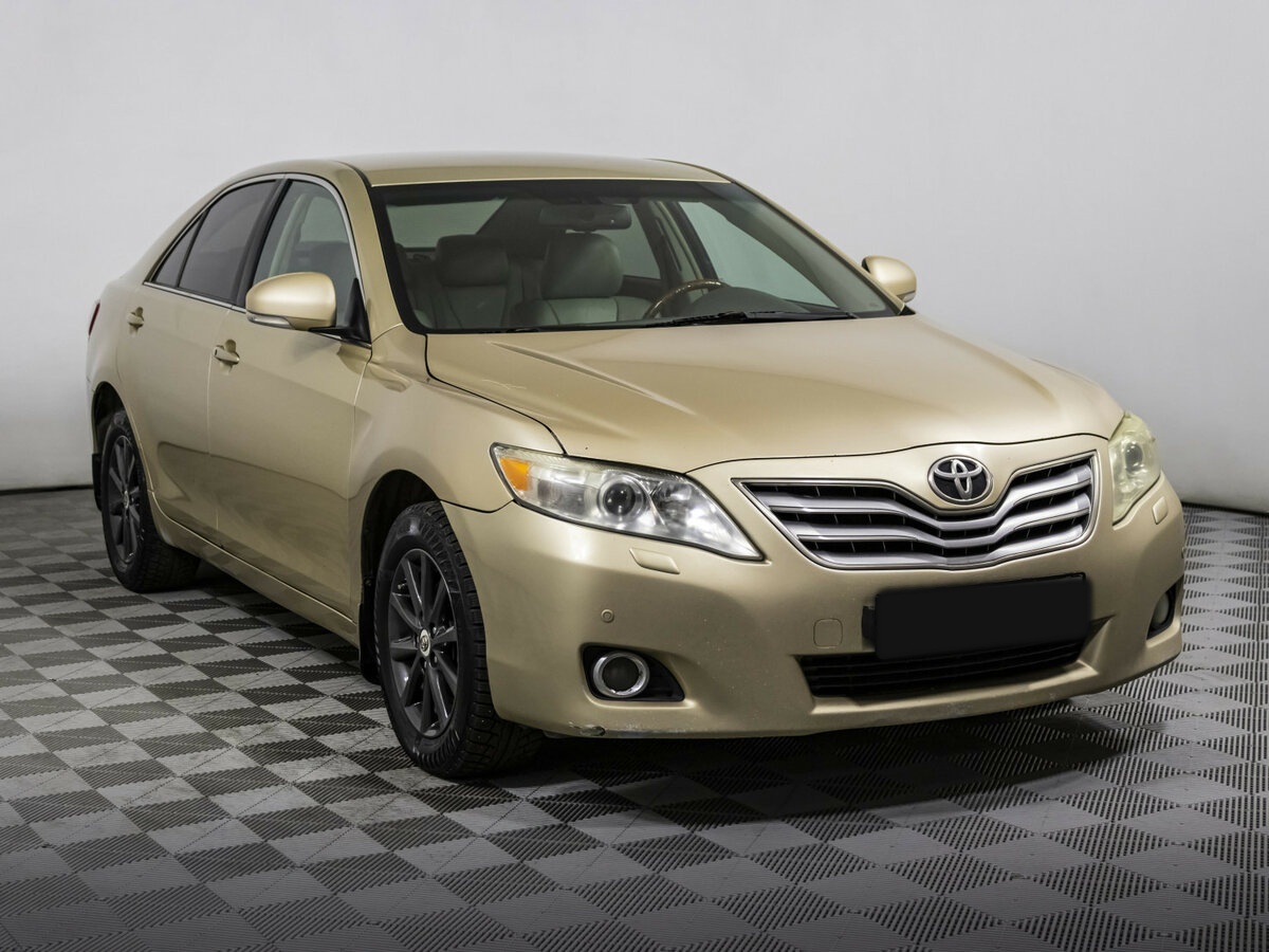 Toyota Camry с пробегом — 2011 год. Фото: #2