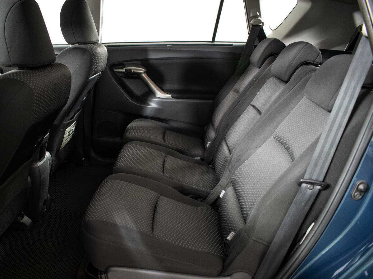 Toyota Verso с пробегом — 2010 год. Фото: #10