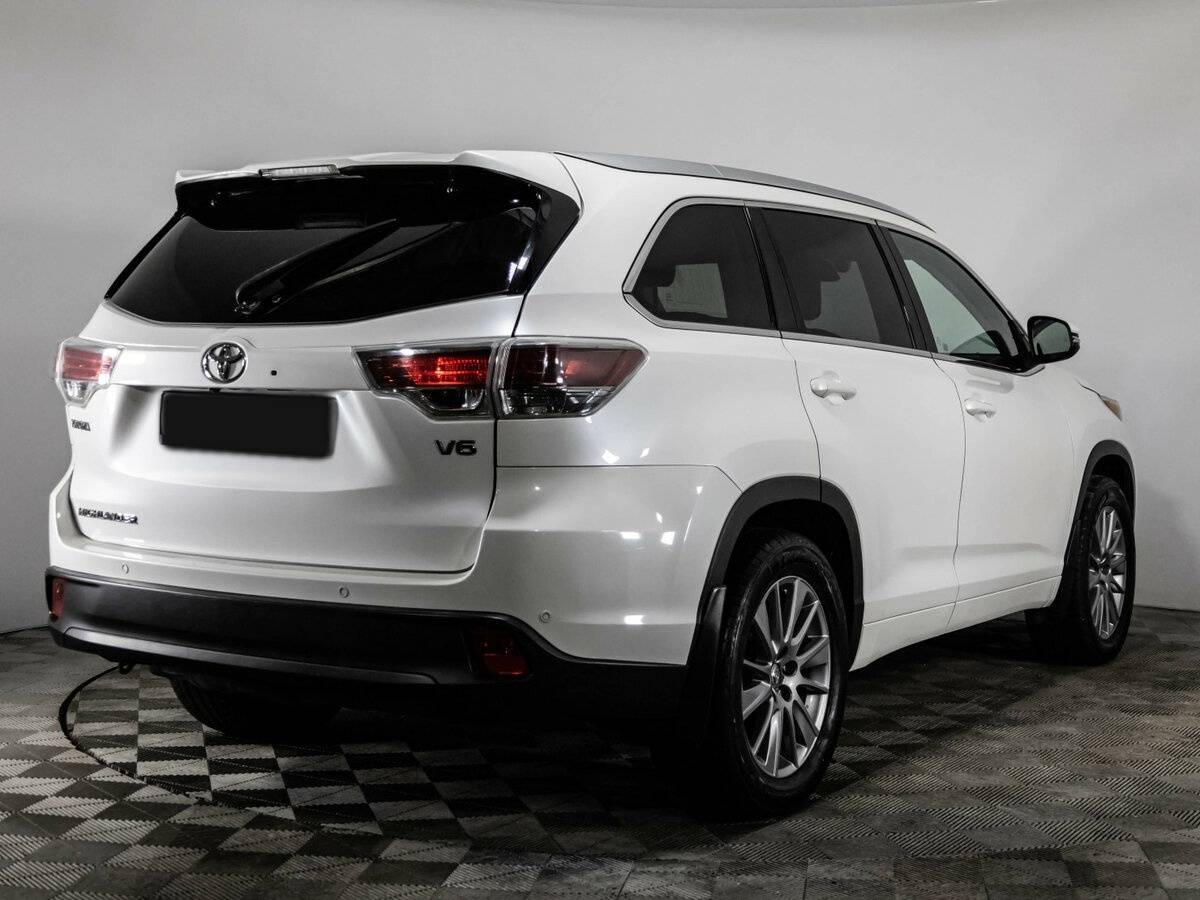 Toyota Highlander с пробегом — 2015 год. Фото: #3