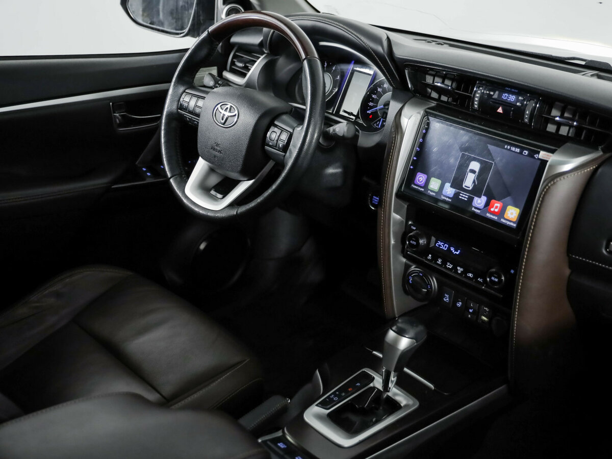 Toyota Fortuner с пробегом — 2017 год. Фото: #8