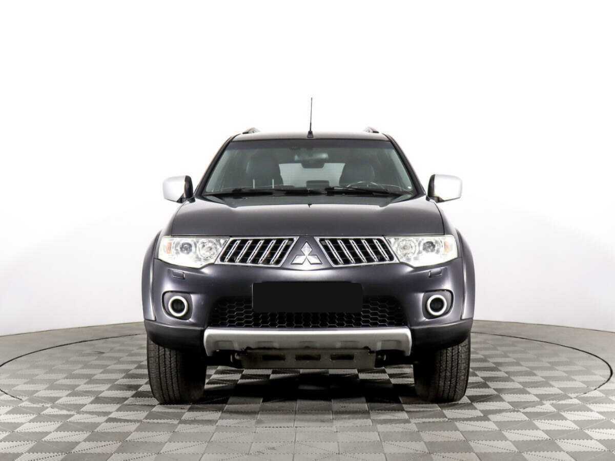 Mitsubishi Pajero Sport с пробегом — 2011 год. Фото: #1