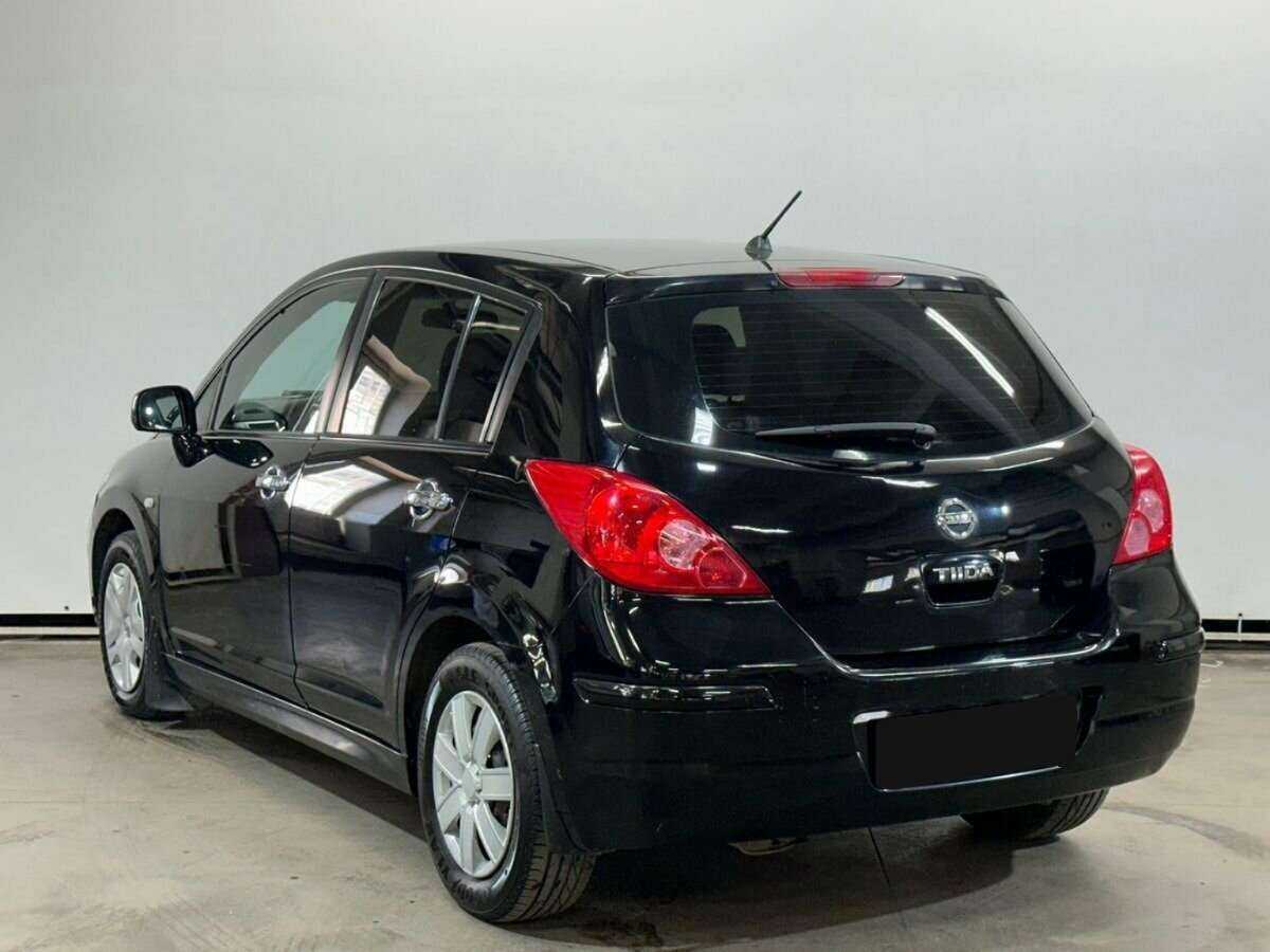 Nissan Tiida с пробегом — 2010 год. Фото: #6