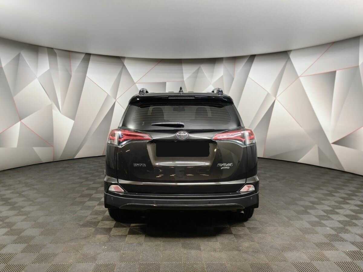 Toyota RAV4 с пробегом — 2016 год. Фото: #7