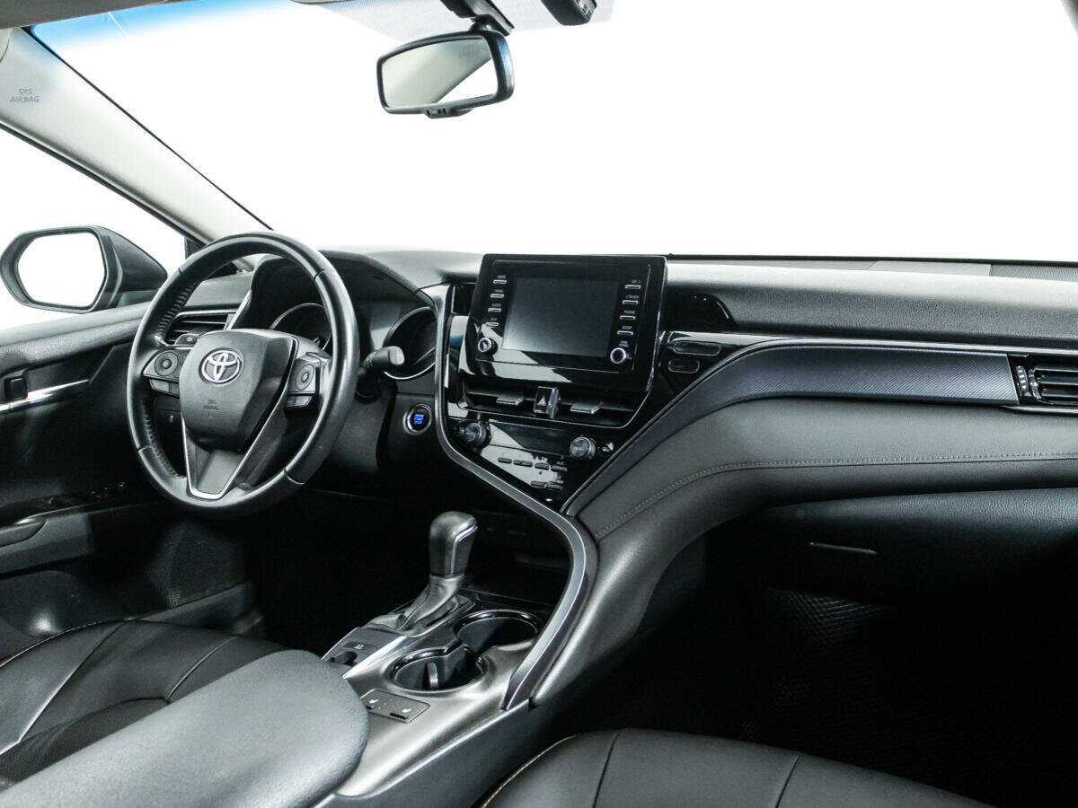 Toyota Camry с пробегом — 2021 год. Фото: #8