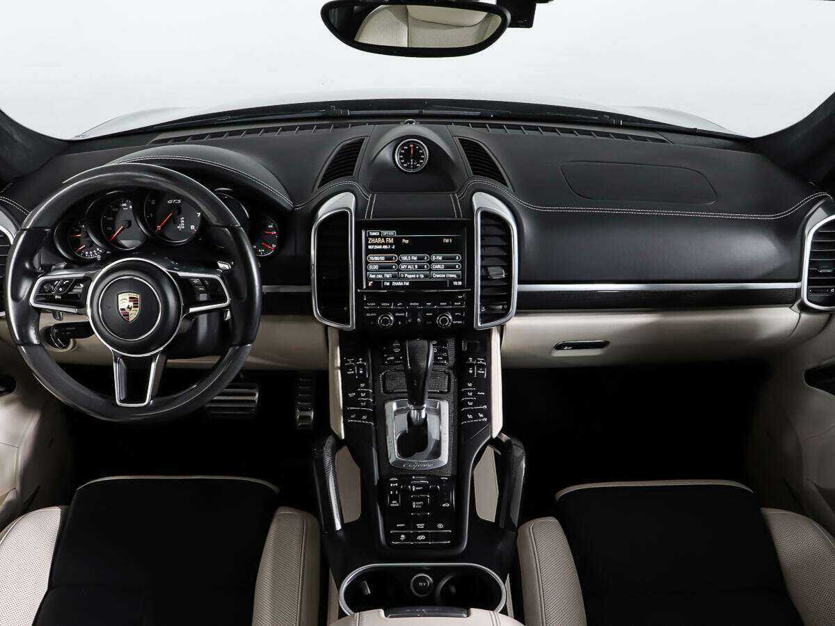 Porsche Cayenne с пробегом — 2015 год. Фото: #12