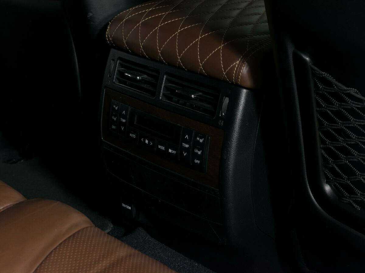 Toyota Land Cruiser с пробегом — 2015 год. Фото: #14