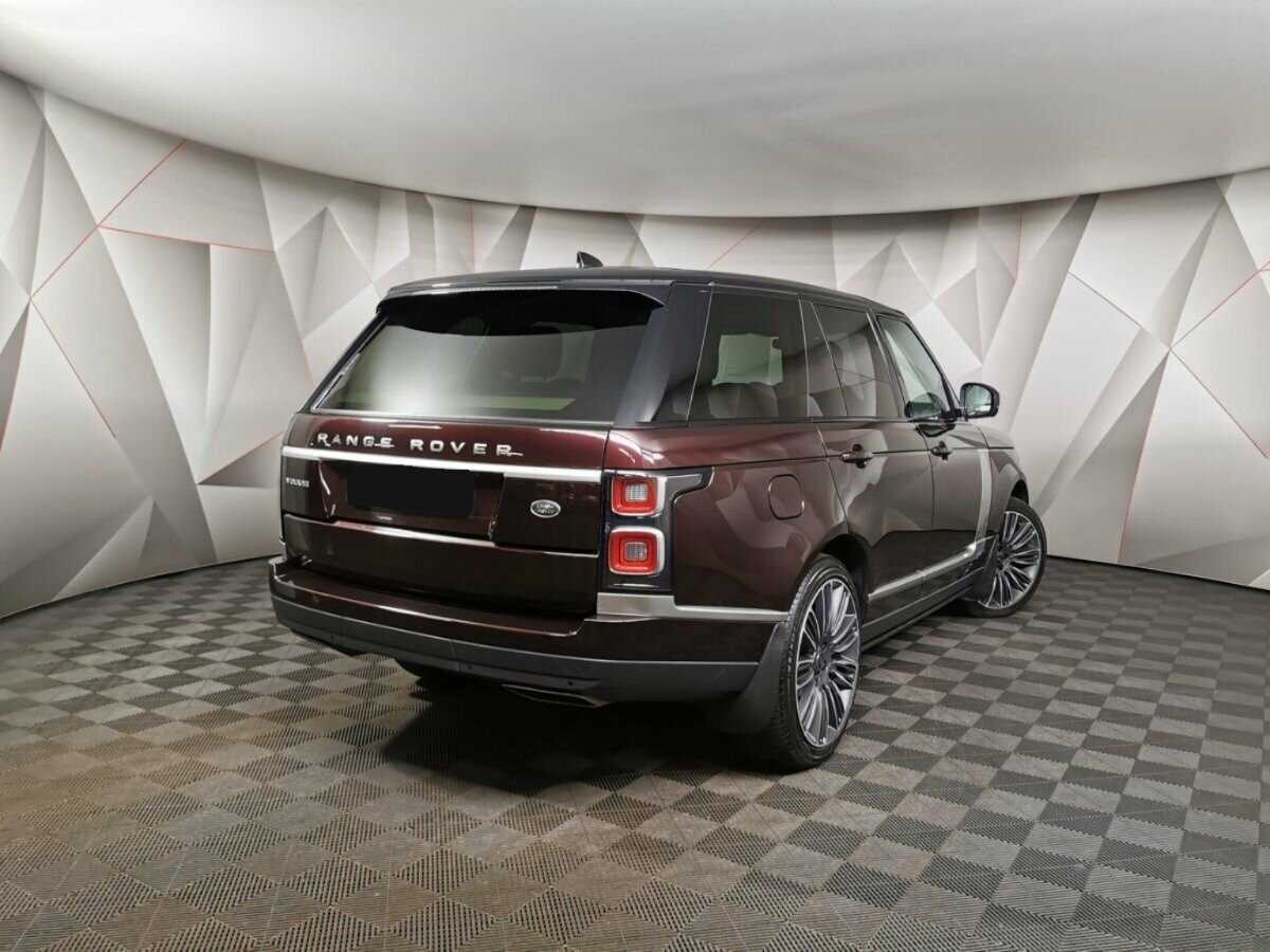 Land Rover Range Rover с пробегом — 2018 год. Фото: #1