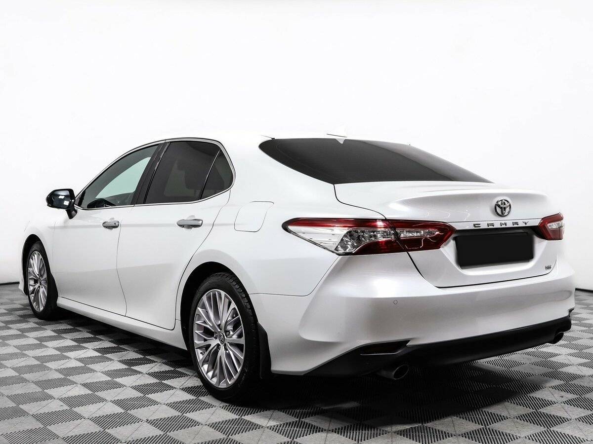 Toyota Camry с пробегом — 2020 год. Фото: #6