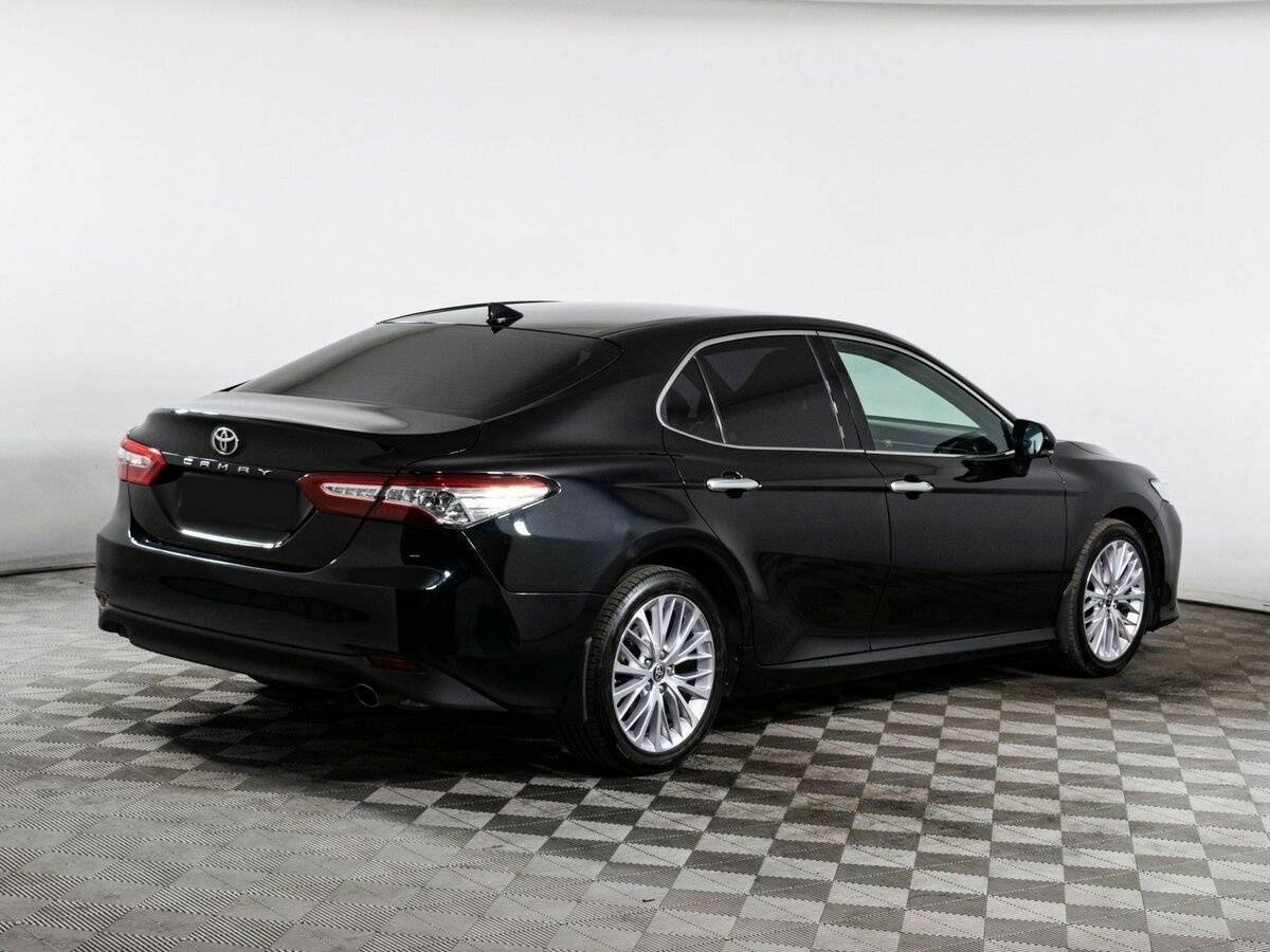 Toyota Camry с пробегом — 2020 год. Фото: #4