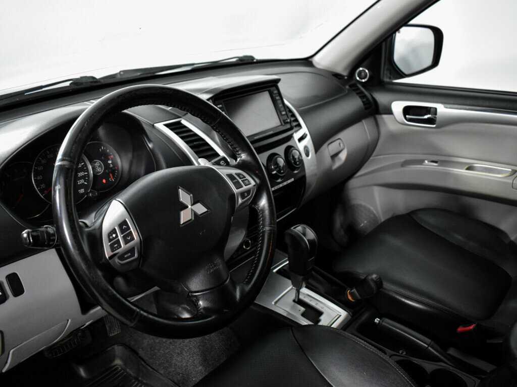 Mitsubishi Pajero Sport с пробегом — 2010 год. Фото: #8