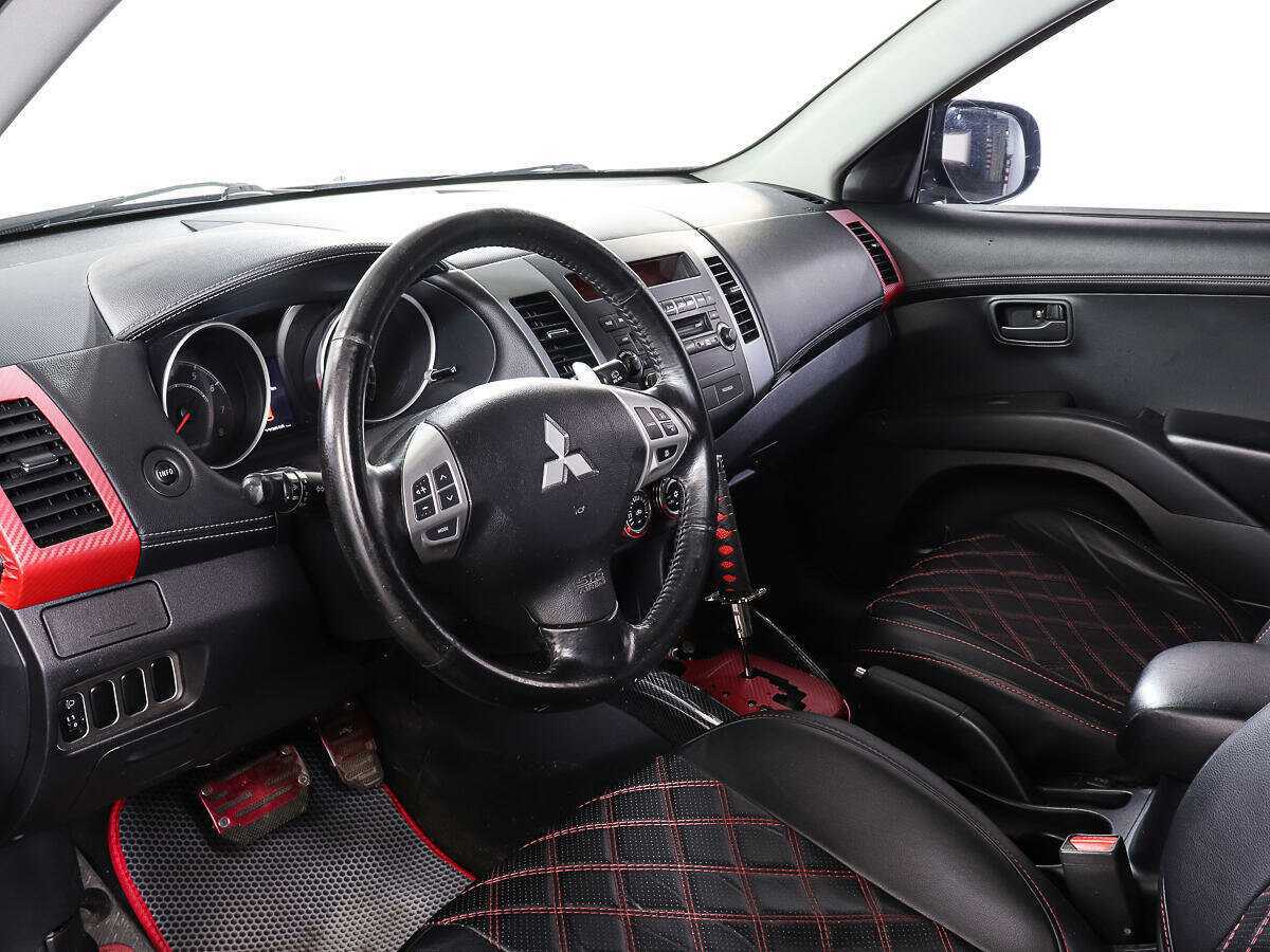 Mitsubishi Outlander с пробегом — 2011 год. Фото: #11