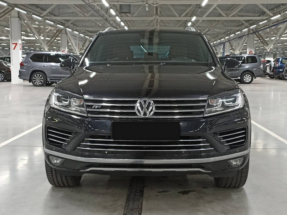 Volkswagen Touareg с пробегом — 2016 год. Фото: #1