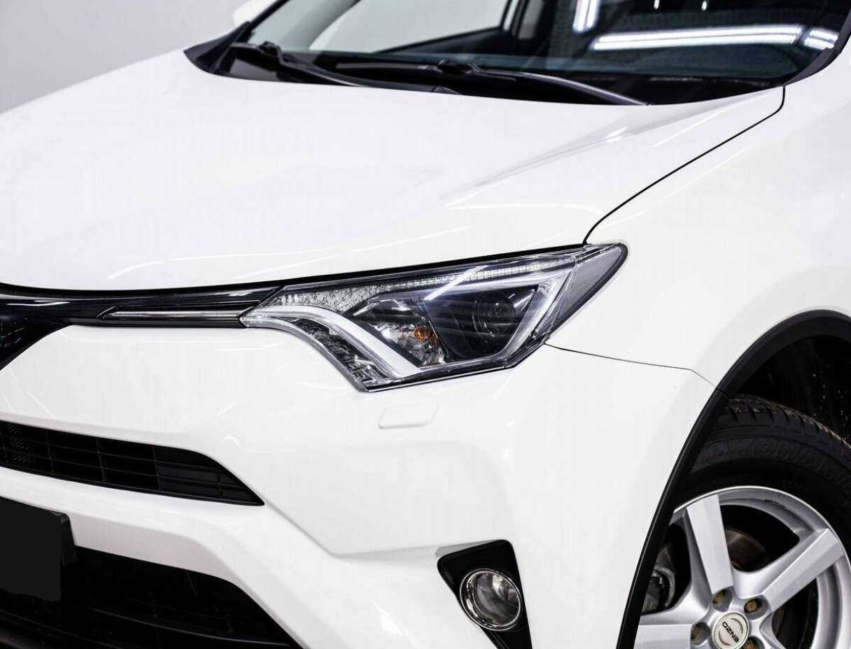 Toyota RAV4 с пробегом — 2017 год. Фото: #6