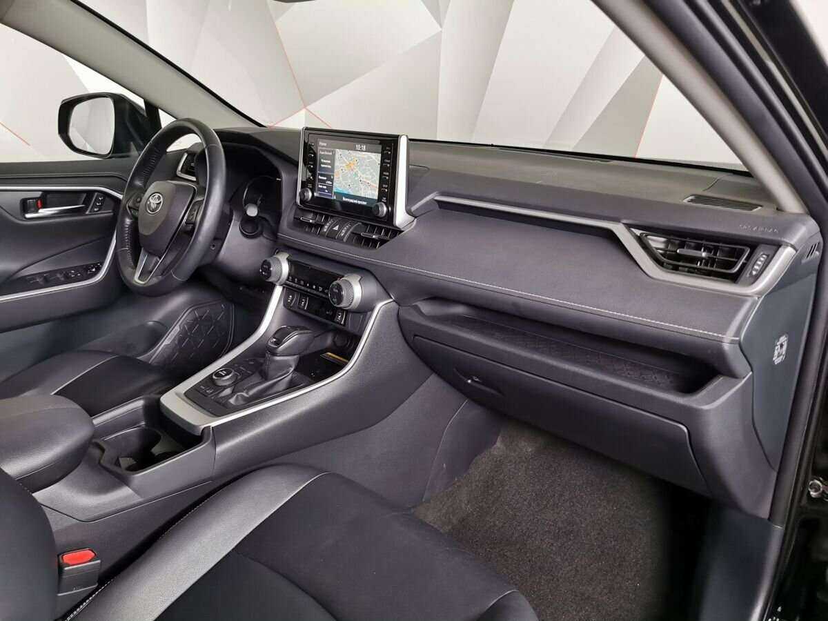 Toyota RAV4 с пробегом — 2019 год. Фото: #8