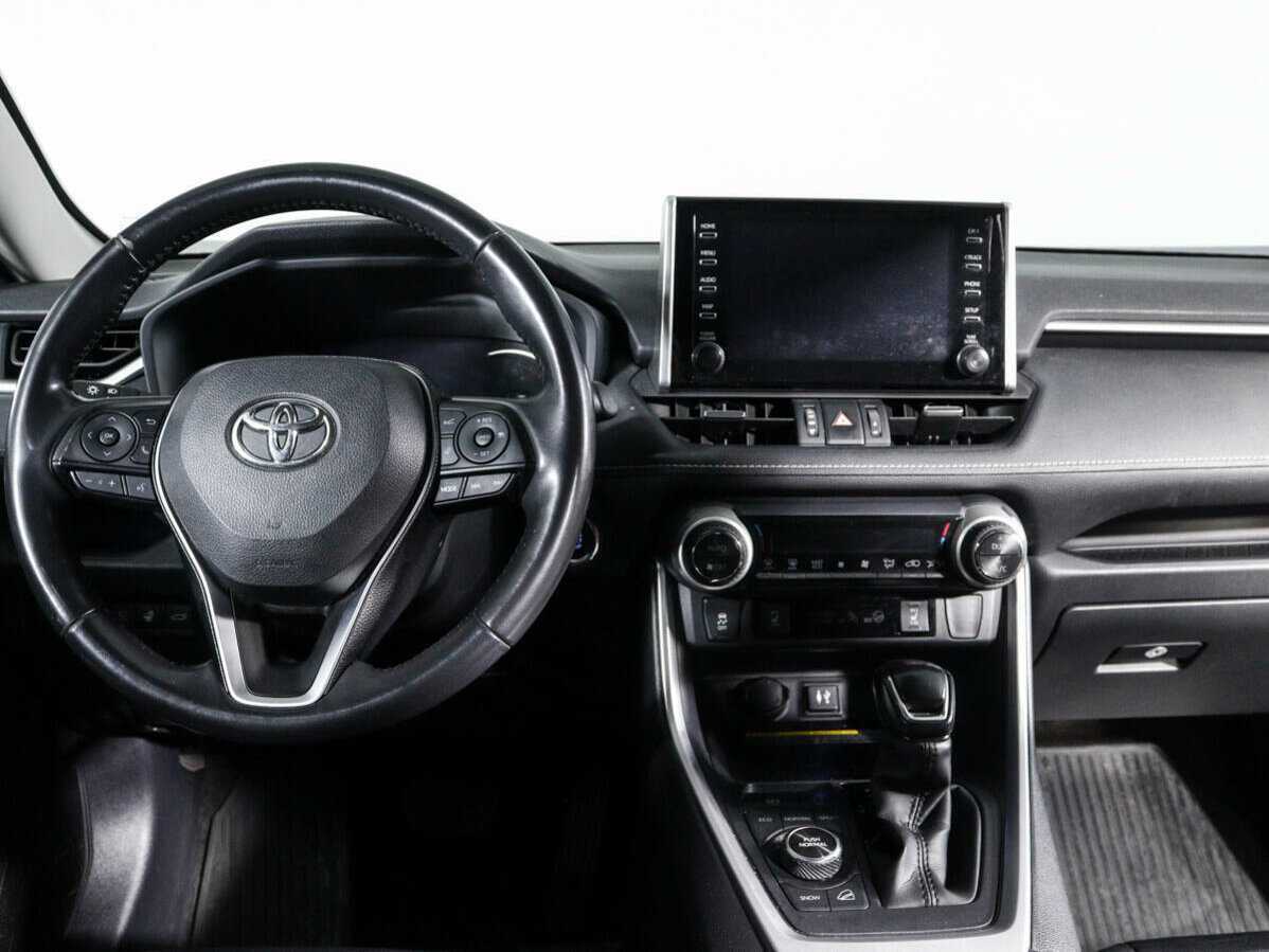 Toyota RAV4 с пробегом — 2020 год. Фото: #11
