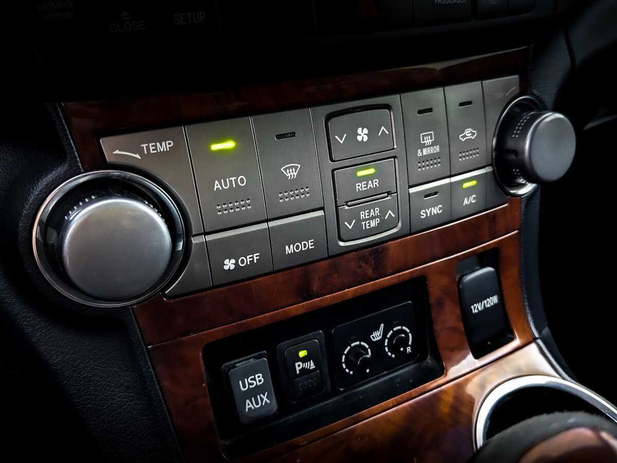 Toyota Highlander с пробегом — 2011 год. Фото: #24